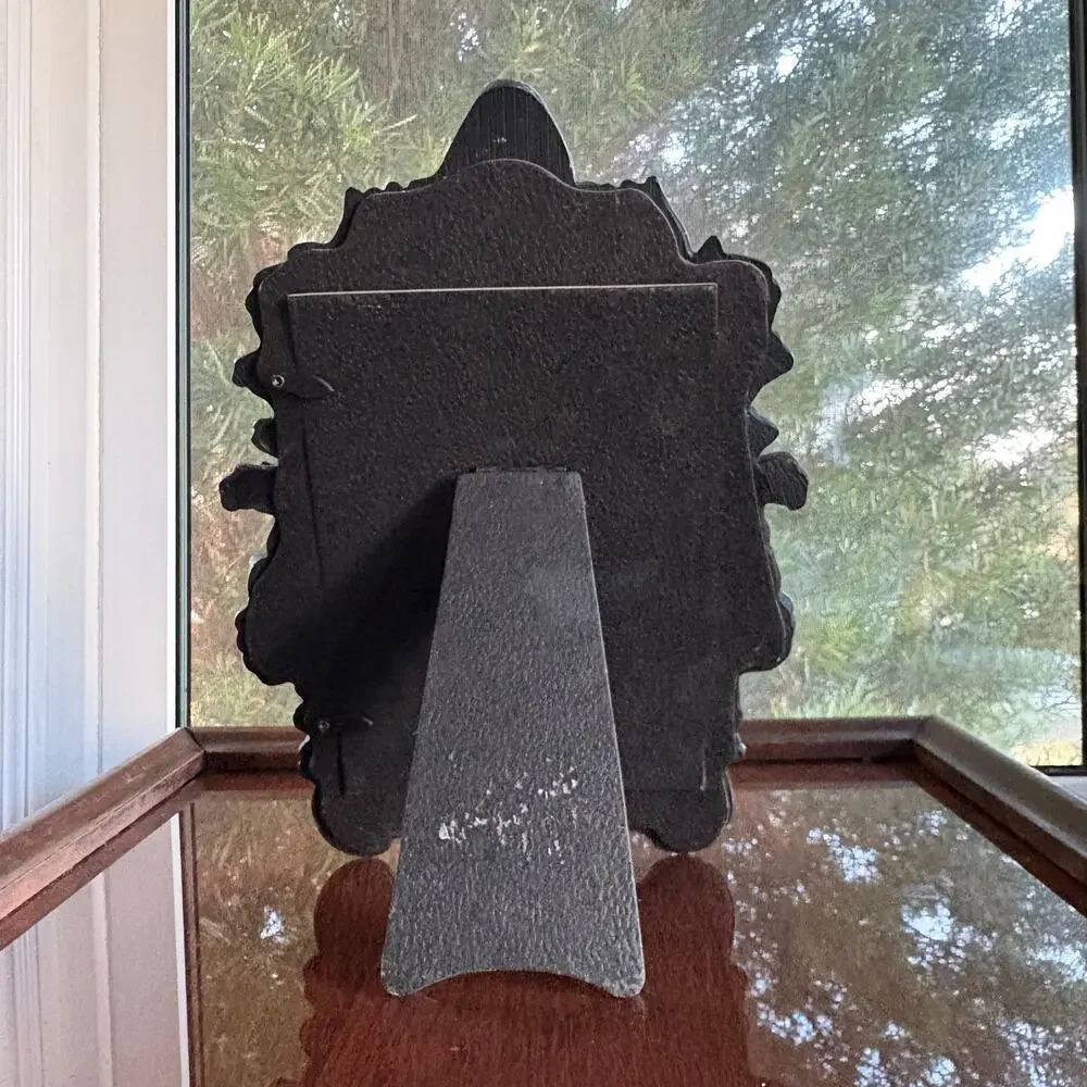 Vintage Lenticular Haunted Portrait Frame Gothic Flip Image Tabletop Decor